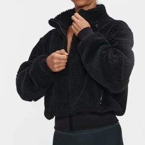 Alo Yoga Foxy Sherpa Jacket
Black Size Small; bought wrong sz
$150 price firm